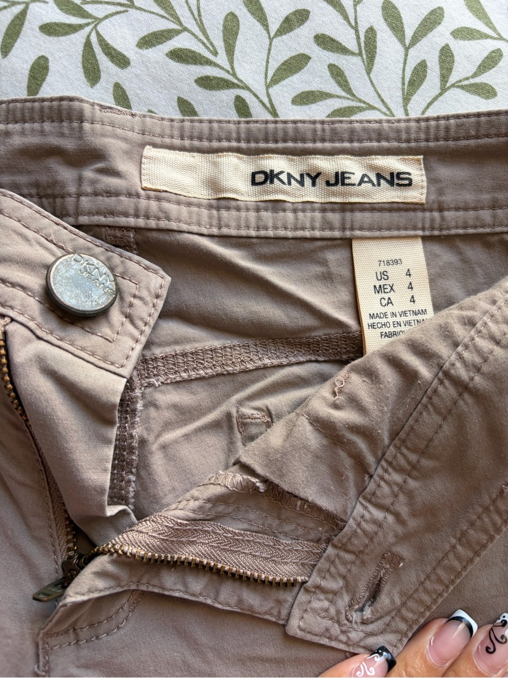 DKNY Capri Pants